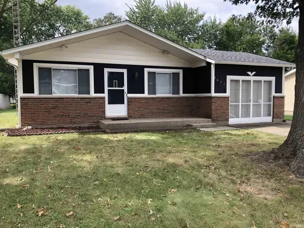 2631 Schumacher DR, Mishawaka, IN 46545-3339