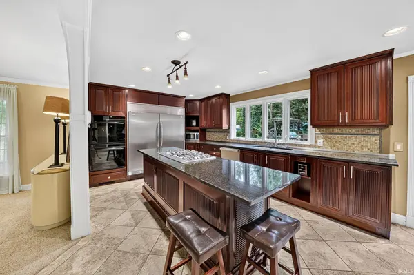 54744 Merrifield DR, Mishawaka, IN 46545-1522