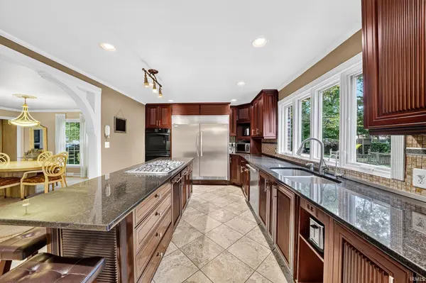 54744 Merrifield DR, Mishawaka, IN 46545-1522