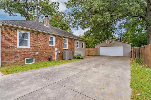 1327 Thompson AVE, Evansville, IN 47715