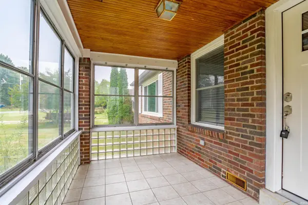 1327 Thompson AVE, Evansville, IN 47715