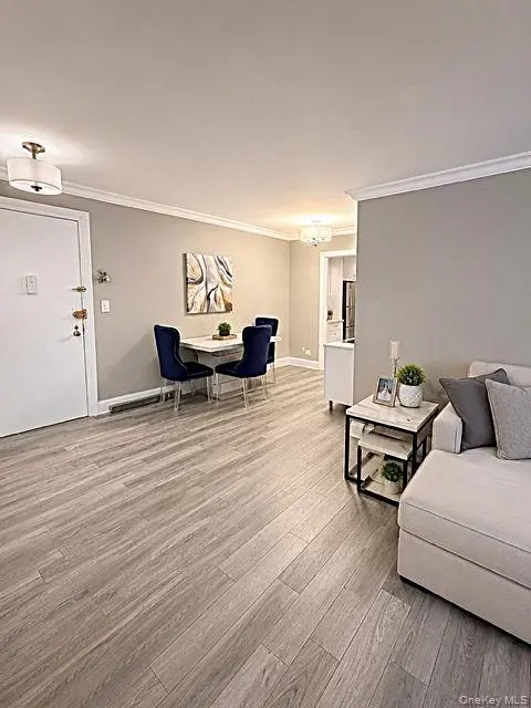 100 E Hartsdale AVE #6GW, Hartsdale, NY 10530
