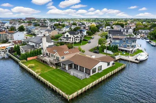 71 E Shore DR, Babylon, NY 11702