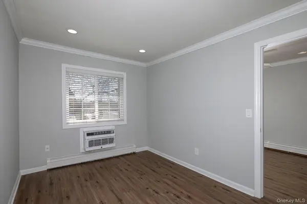 3 Willowbrook RD #4B, Bay Shore, NY 11706