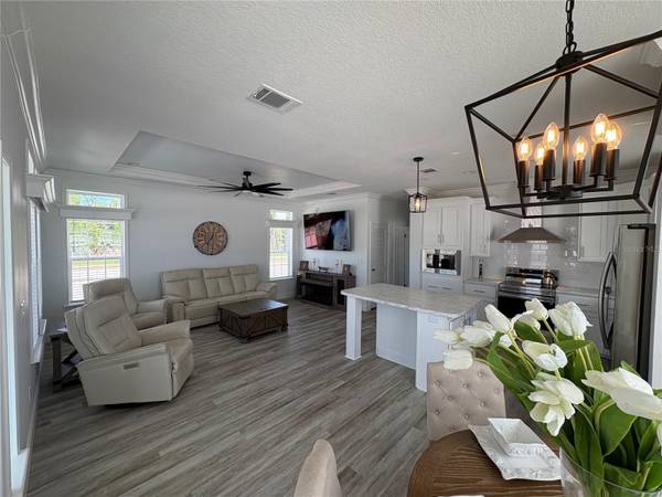 64 5TH ST, Bradenton, FL 34210