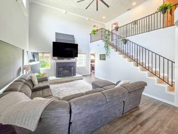 4 BURNING EMBER LN, Palm Coast, FL 32137