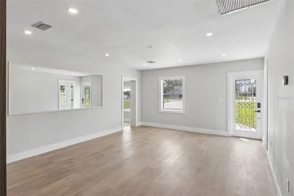 2555 MAPLE AVE, Lake Wales, FL 33898