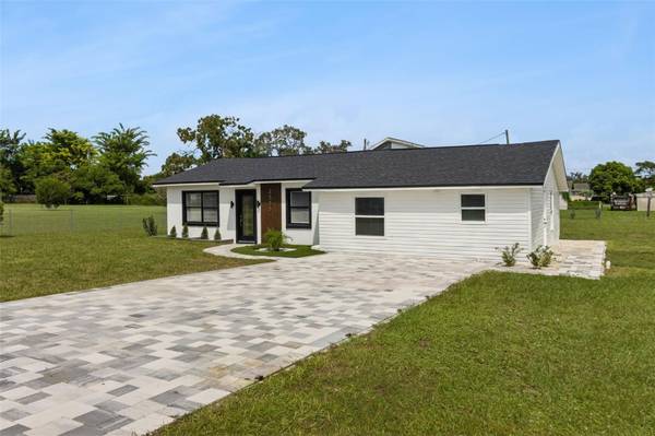 2555 MAPLE AVE, Lake Wales, FL 33898