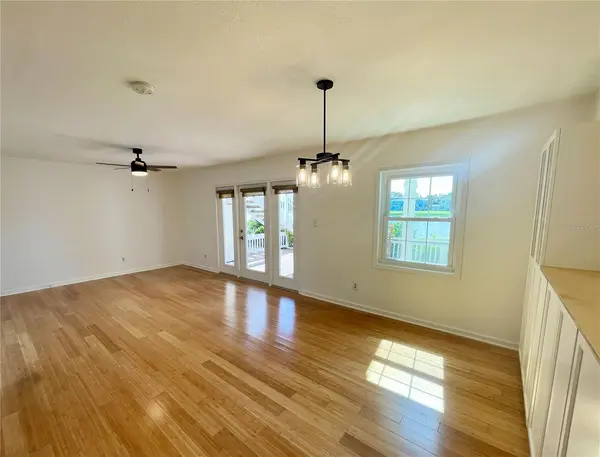 118 POMPANO DR SE #B, St Petersburg, FL 33705