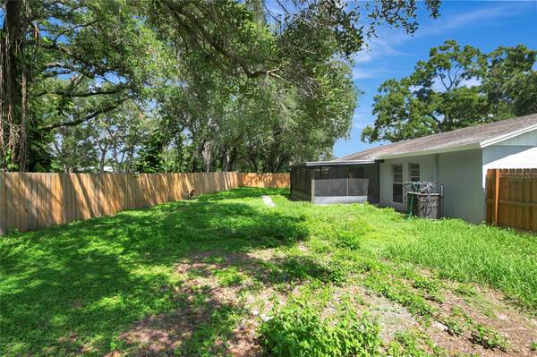 1802 GREEN RIDGE RD, Tampa, FL, 33619 photo 34