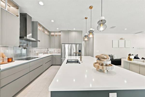 3203 W WYOMING AVE, Tampa, FL, 33611 photo 12