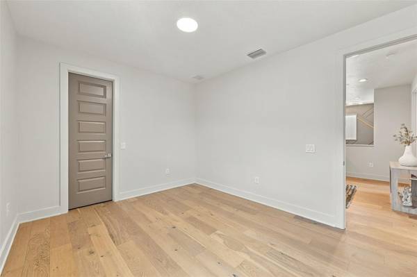 3203 W WYOMING AVE, Tampa, FL, 33611 photo 51