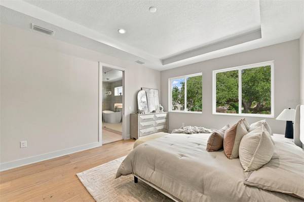 3203 W WYOMING AVE, Tampa, FL, 33611 photo 36