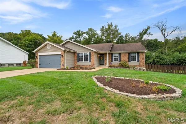 39 Gentle CT, Fenton, MO 63026