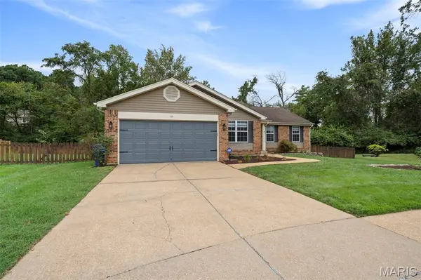 39 Gentle CT, Fenton, MO 63026