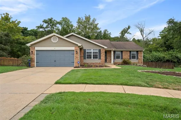 39 Gentle CT, Fenton, MO 63026