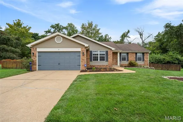 39 Gentle CT, Fenton, MO 63026