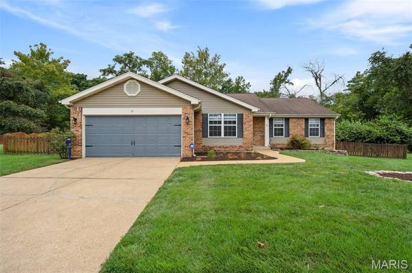 39 Gentle CT, Fenton, MO 63026