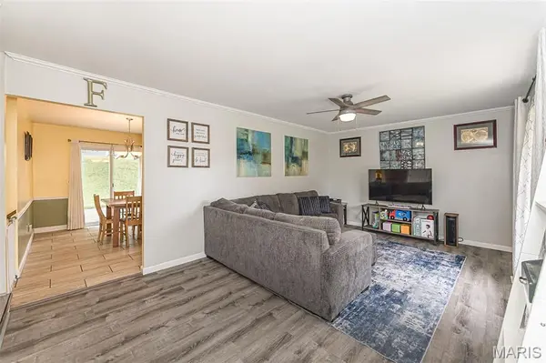 615 Country Lake DR, St Peters, MO 63376