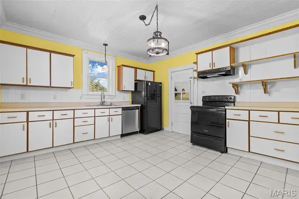20 E Avenue, Leslie, MO 63056