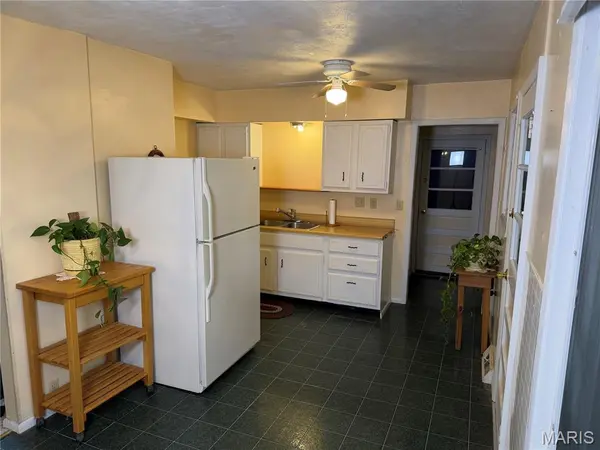 16825 Lakeside DR, Carlinville, IL 62626