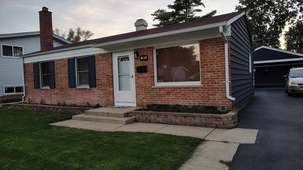 390 E Diane DR, Buffalo Grove, IL 60089