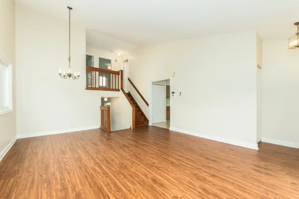 1294 Longford CIR, Elgin, IL 60120