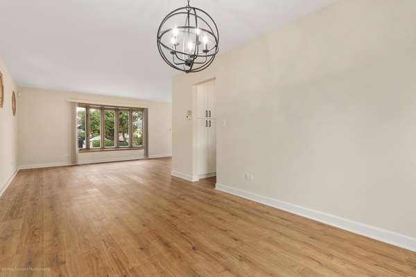 2847 Buckingham AVE, Westchester, IL 60154