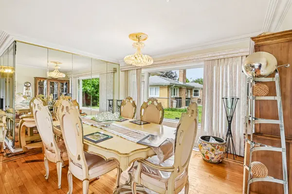 4474 W Chase AVE, Lincolnwood, IL 60712