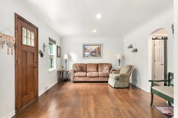 4605 Schwartz AVE, Lisle, IL 60532