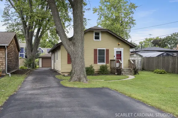 28W634 Malvin Albright ST, Warrenville, IL 60555