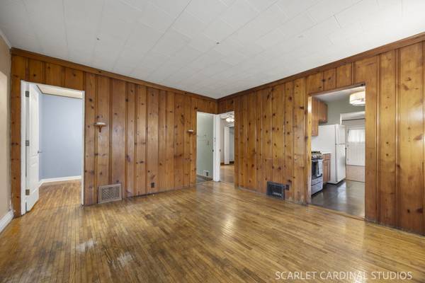 28W634 Malvin Albright ST, Warrenville, IL 60555
