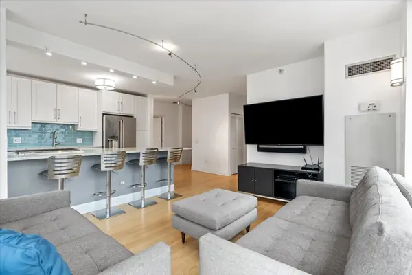 600 N Dearborn ST #1912, Chicago, IL 60654