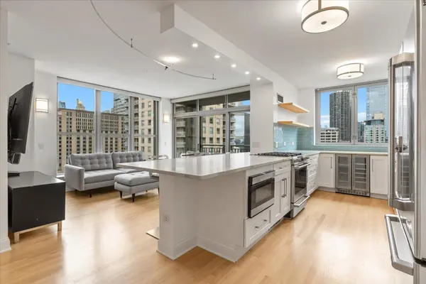 600 N Dearborn ST #1912, Chicago, IL 60654