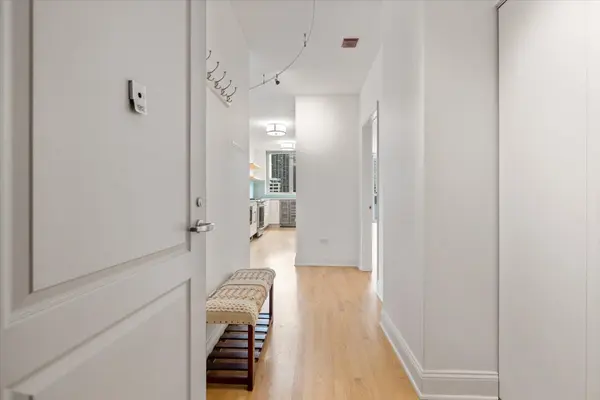 600 N Dearborn ST #1912, Chicago, IL 60654