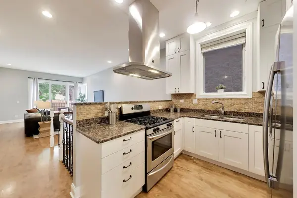 1887 N POE ST #1R, Chicago, IL 60614