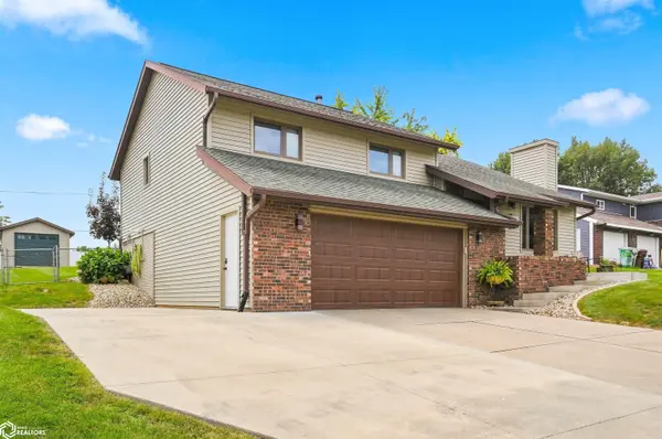 1308 Emerald DR, Marshalltown, IA 50158