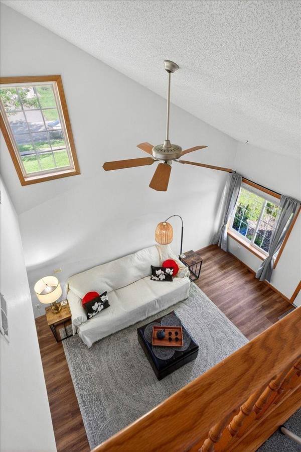 10533 74th ST NE #1, Albertville, MN 55301