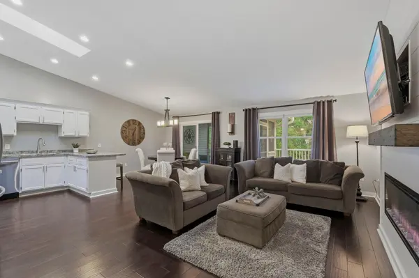 4240 Boulder Ridge PT, Eagan, MN 55122
