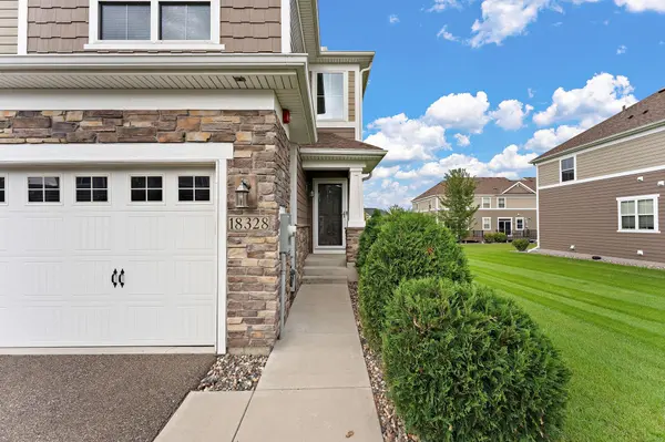 18328 Glastonbury Dr, Lakeville, MN 55044