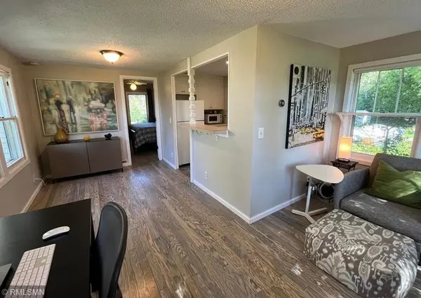 253 Peninsula RD, Medicine Lake, MN 55441