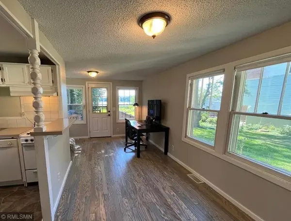 253 Peninsula RD, Medicine Lake, MN 55441