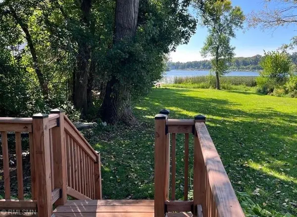 253 Peninsula RD, Medicine Lake, MN 55441