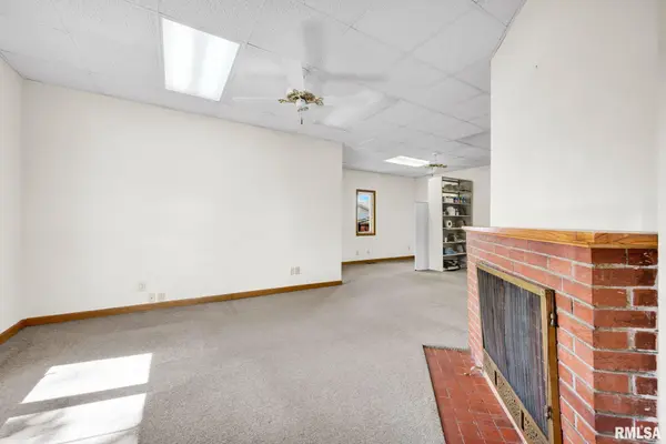 417 W WALNUT ST, Chillicothe, IL 61523