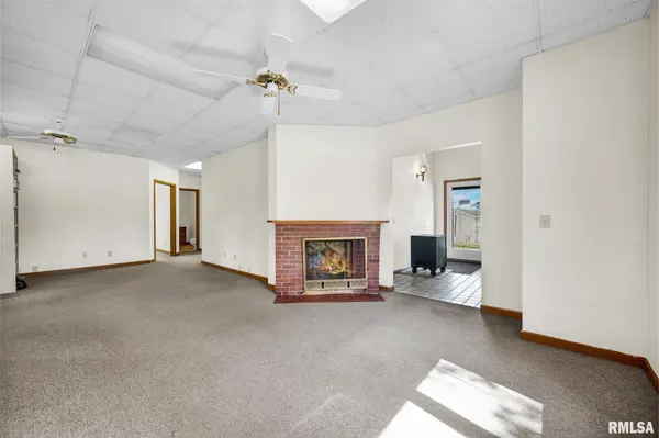 417 W WALNUT ST, Chillicothe, IL 61523