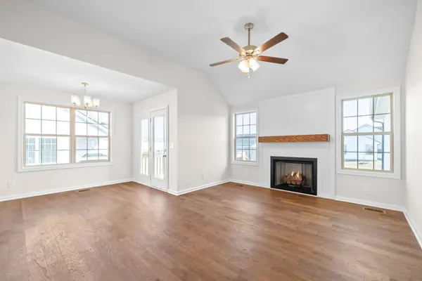 1498 Hallies Way, Clarksville, TN 37043
