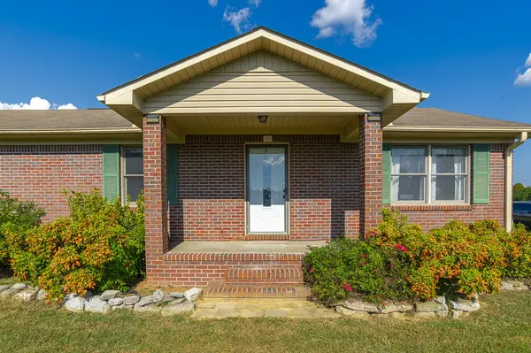 25 Mandy Ln, Fayetteville, TN 37334