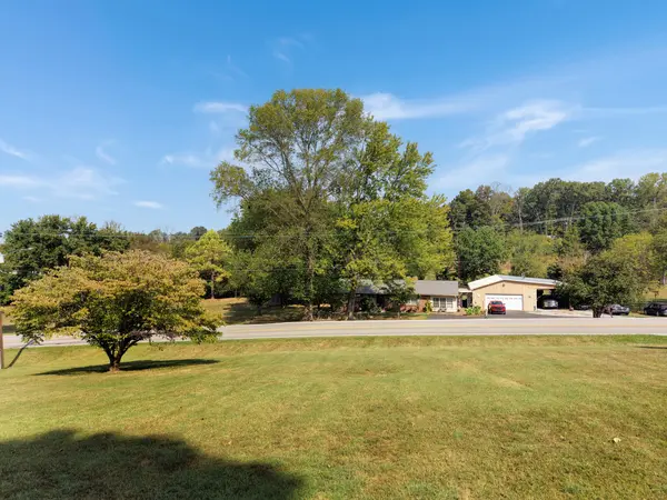 1033 Sanderson Dr, Hopkinsville, KY 42240
