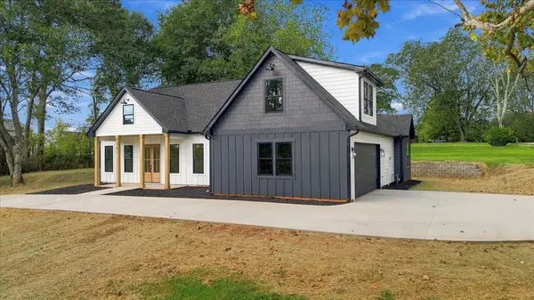 201 Maple ST, Lyman, SC 29365-1517