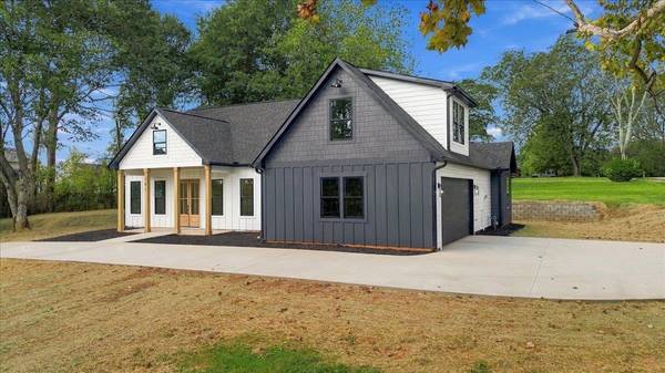 201 Maple ST, Lyman, SC 29365-1517